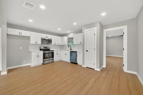 4403 Botany Lane