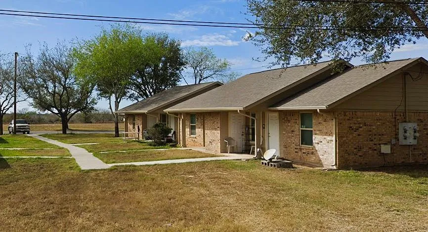 711 Sigrid Avenue Hebbronville, TX 78361