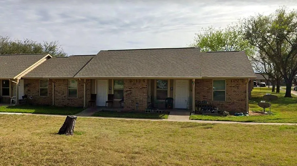 711 Sigrid Avenue Hebbronville, TX 78361