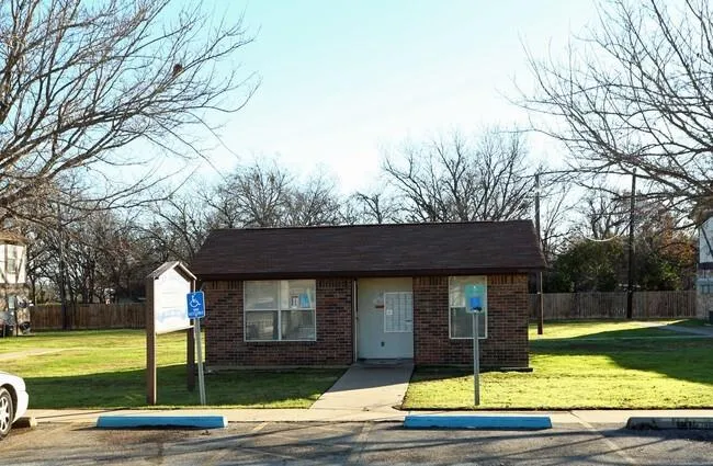 101 Pecan Street Grandview, TX 76050