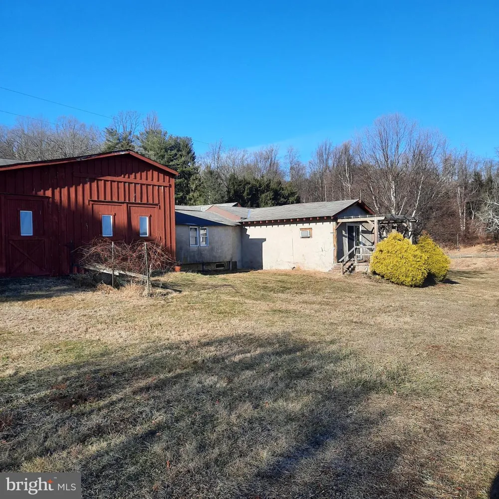 408 KINTNER ROAD Kintnersville, PA 18930