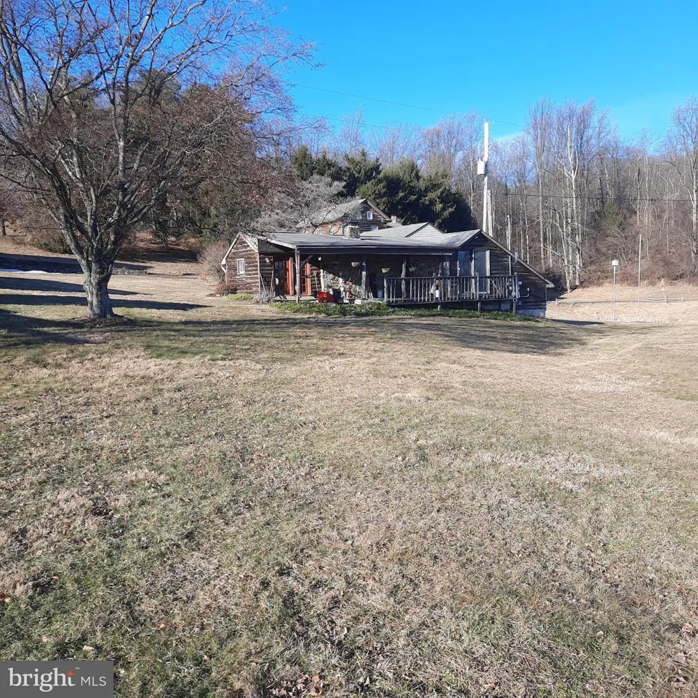408 KINTNER ROAD Kintnersville, PA 18930