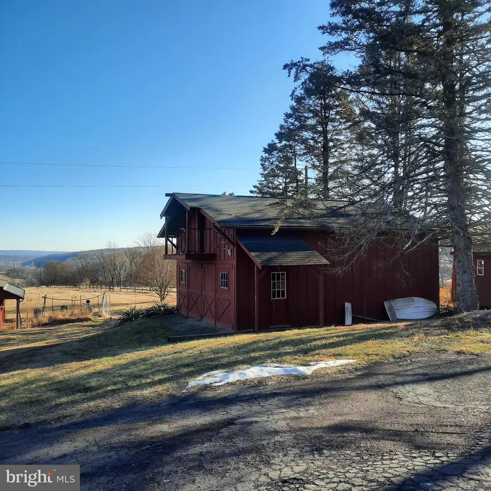 408 KINTNER ROAD Kintnersville, PA 18930