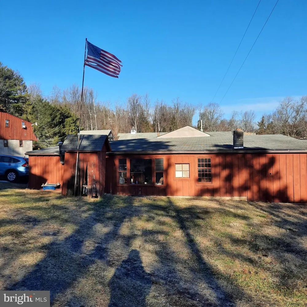 408 KINTNER ROAD Kintnersville, PA 18930