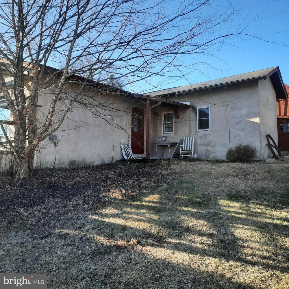 408 KINTNER ROAD Kintnersville, PA 18930