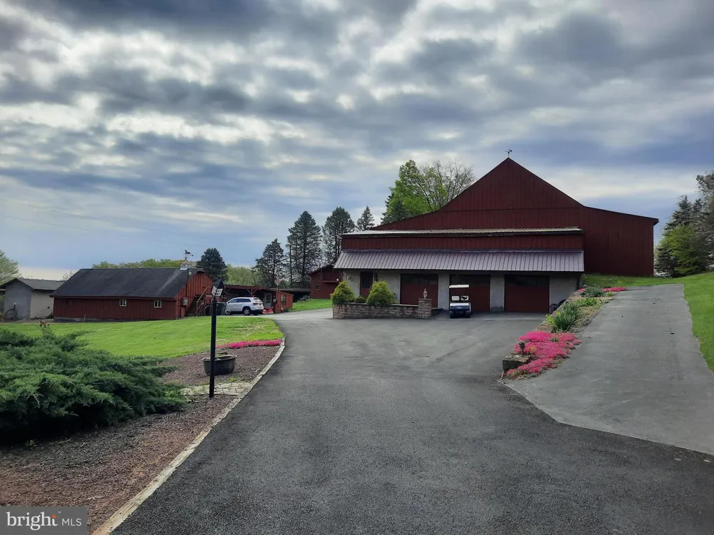 408 KINTNER ROAD Kintnersville, PA 18930