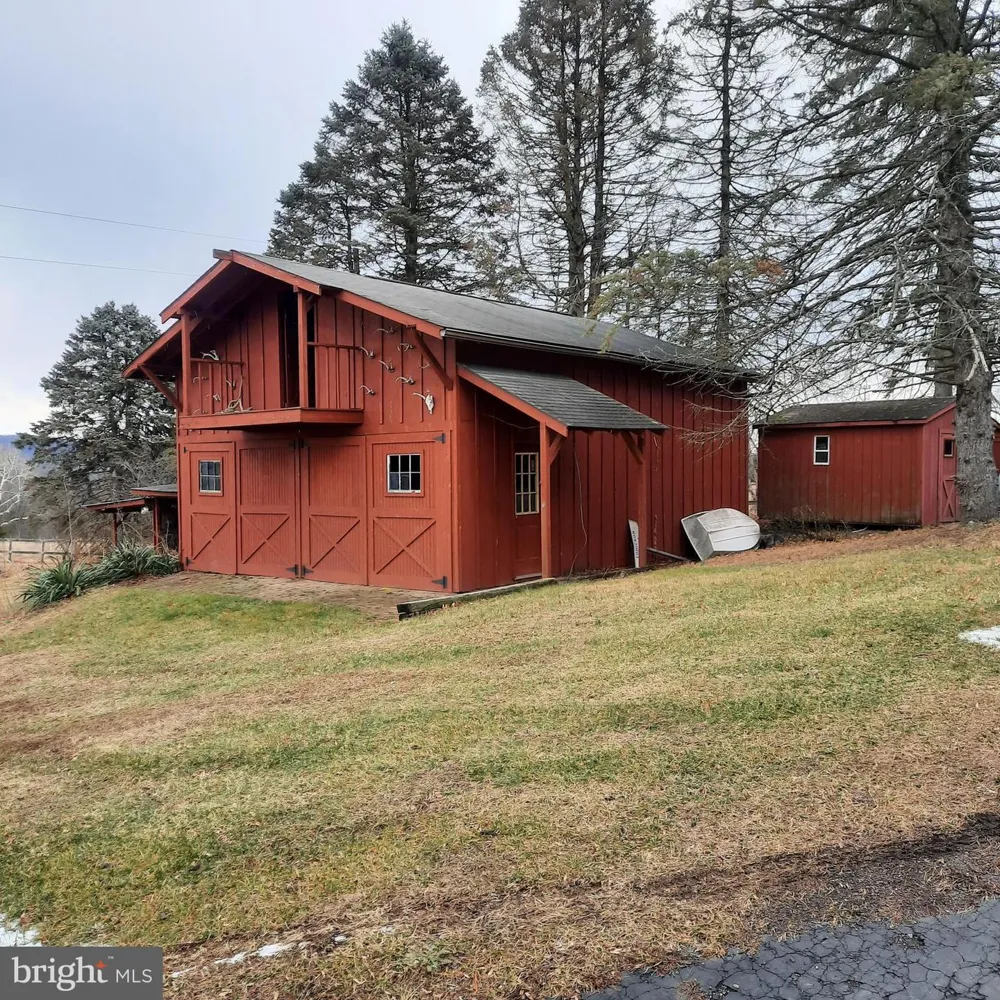408 KINTNER ROAD Kintnersville, PA 18930
