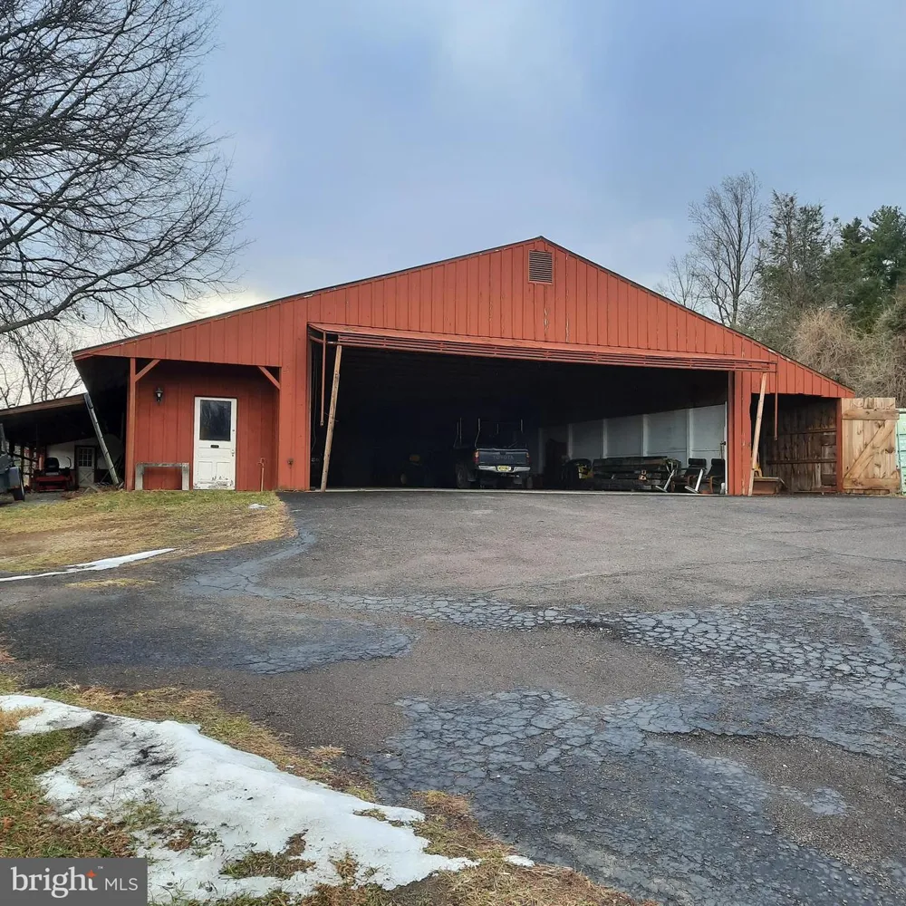 408 KINTNER ROAD Kintnersville, PA 18930
