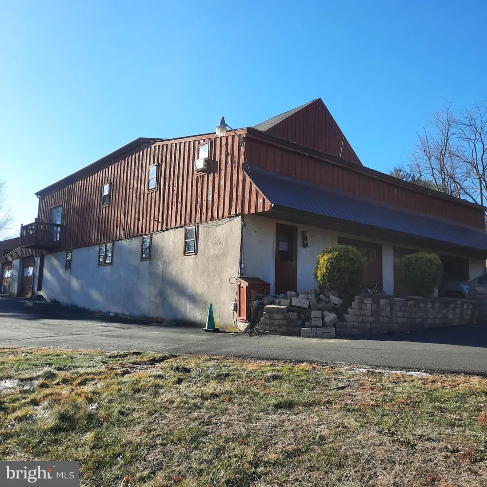 408 KINTNER ROAD Kintnersville, PA 18930