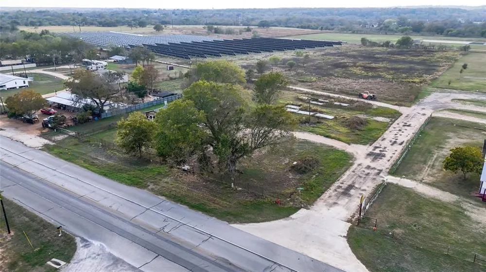 655 Loop 230 Smithville, TX 78957