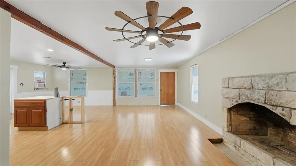 655 Loop 230 Smithville, TX 78957