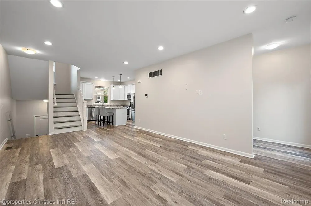 4953 Treeside Lane Troy City, MI 48098