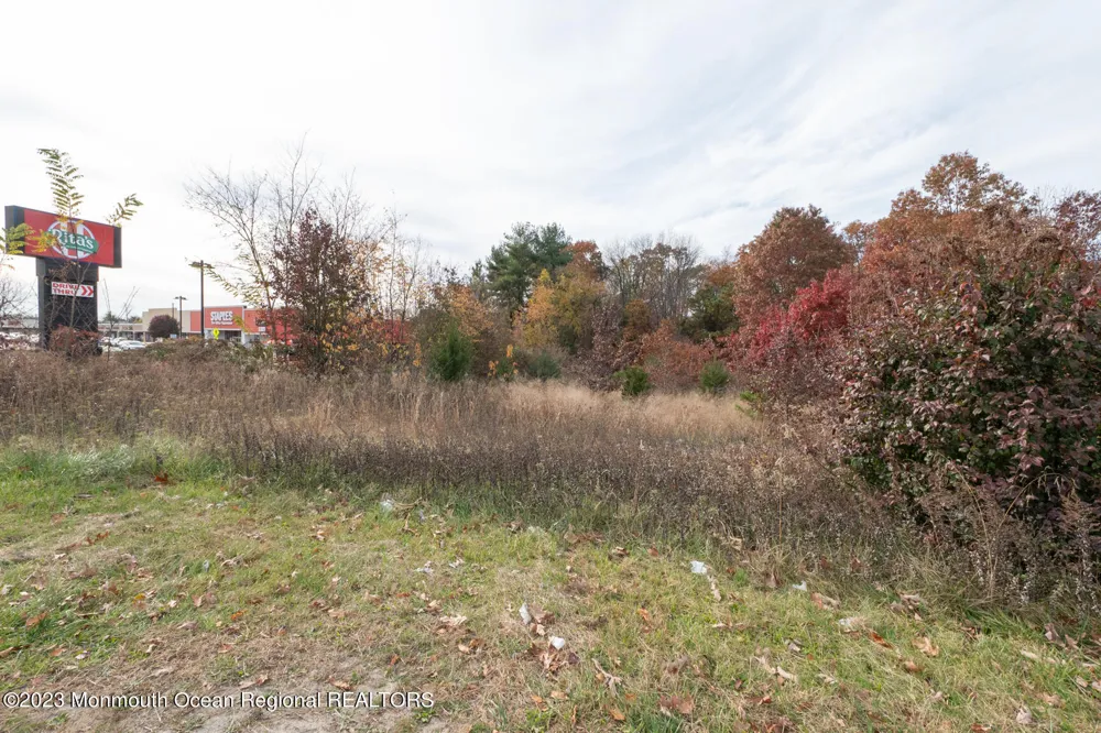 9 Us 9 Howell, NJ 07728