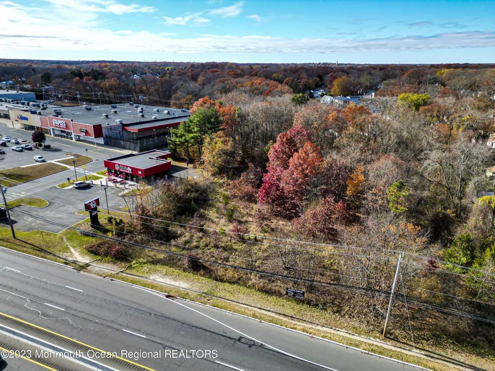 9 Us 9 Howell, NJ 07728