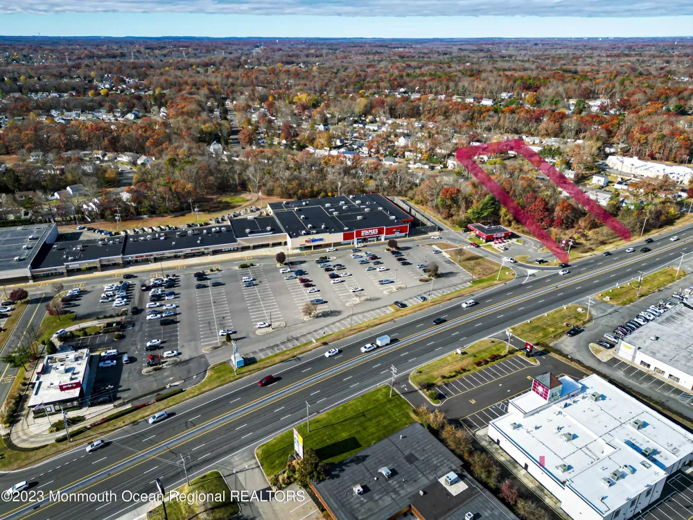 9 Us 9 Howell, NJ 07728