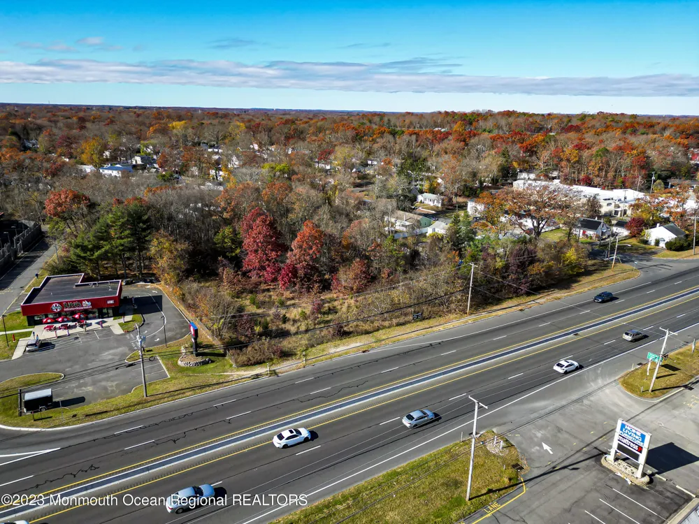 9 Us 9 Howell, NJ 07728