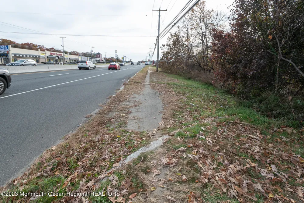 9 Us 9 Howell, NJ 07728