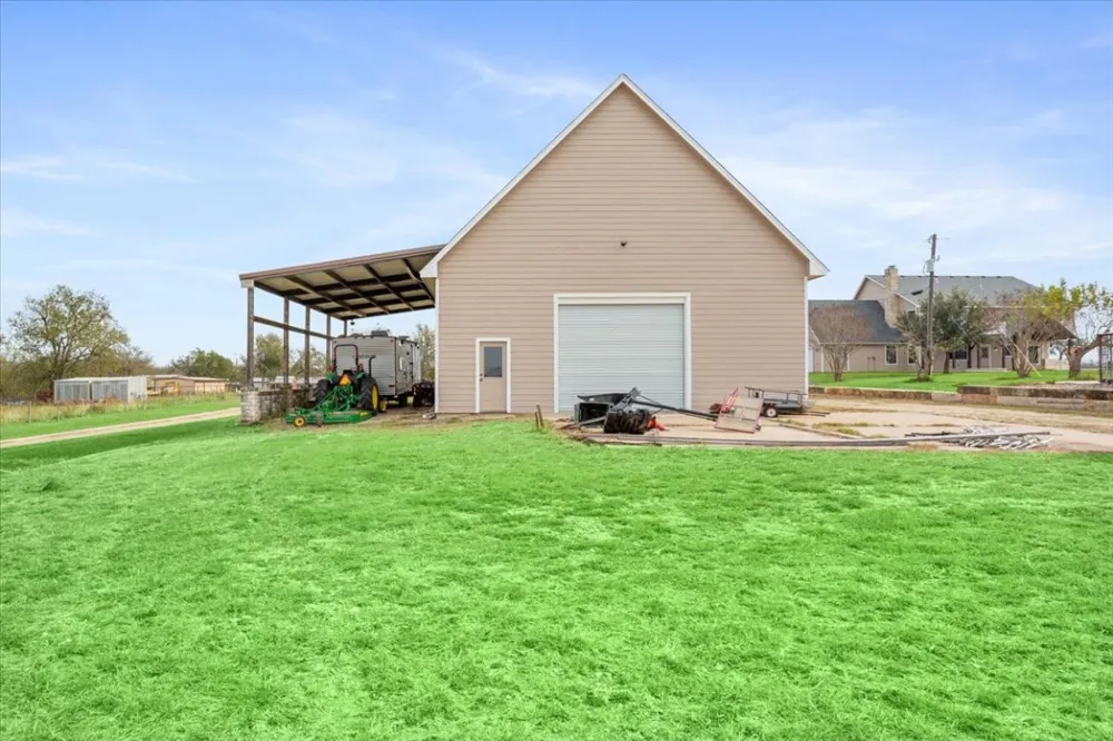 8600 Five Wells Road Rogers, TX 76569