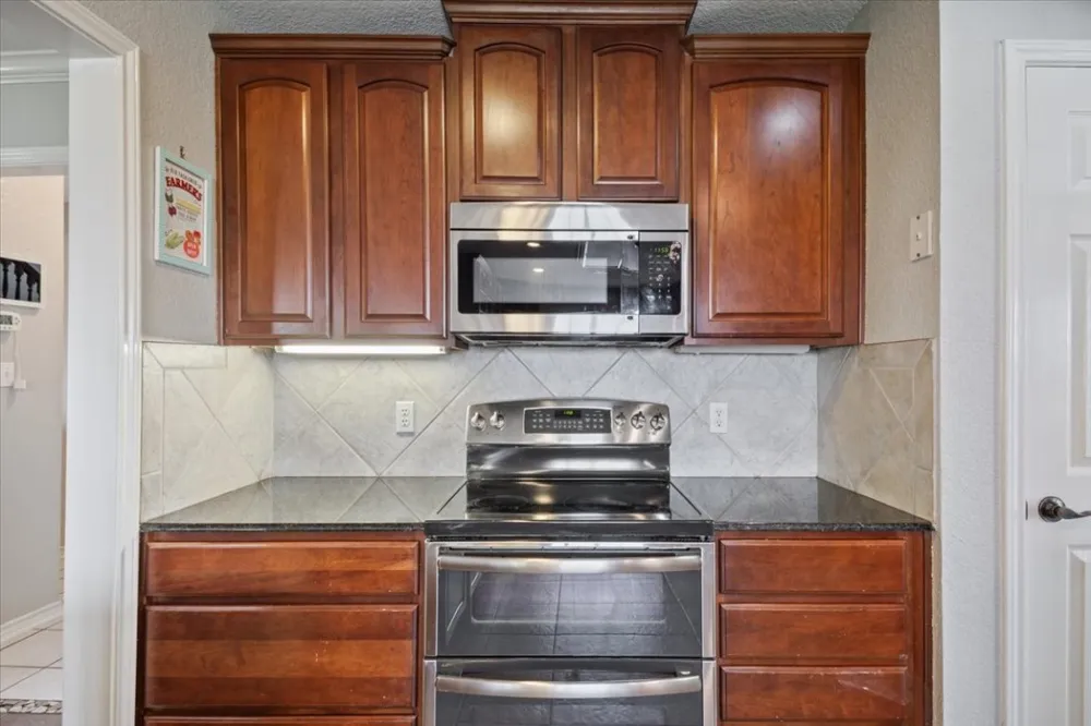 8600 Five Wells Road Rogers, TX 76569