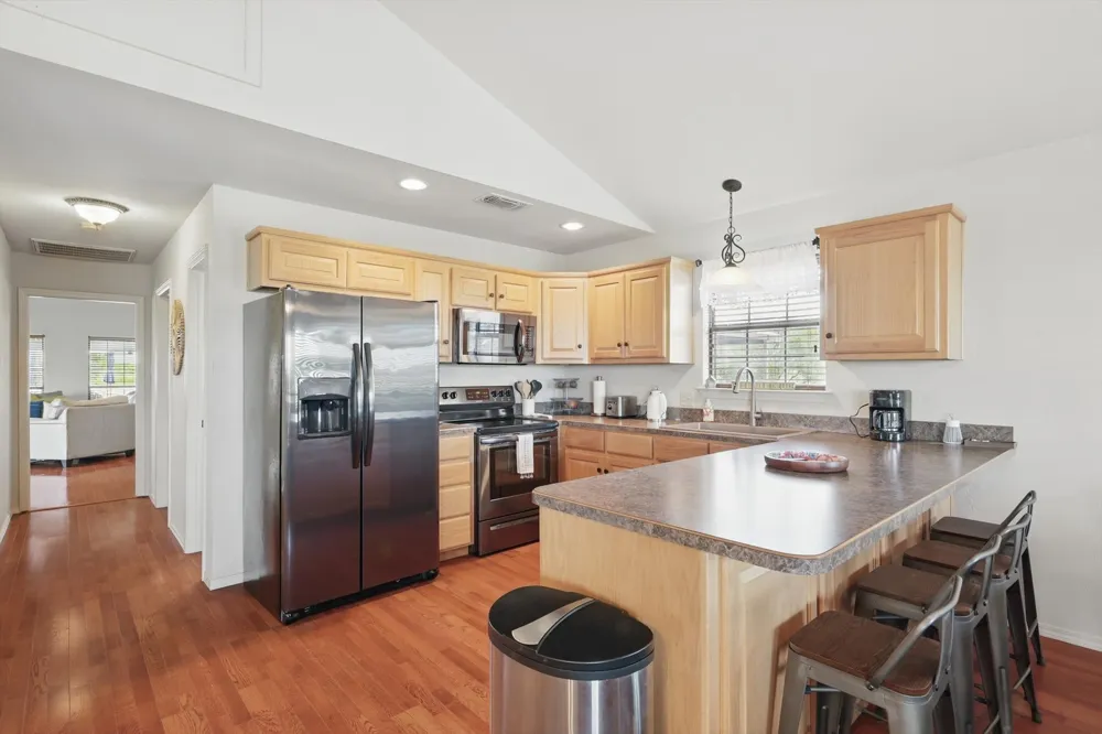 186 W Hells Gate Drive Strawn, TX 76475