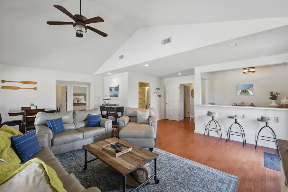186 W Hells Gate Drive Strawn, TX 76475