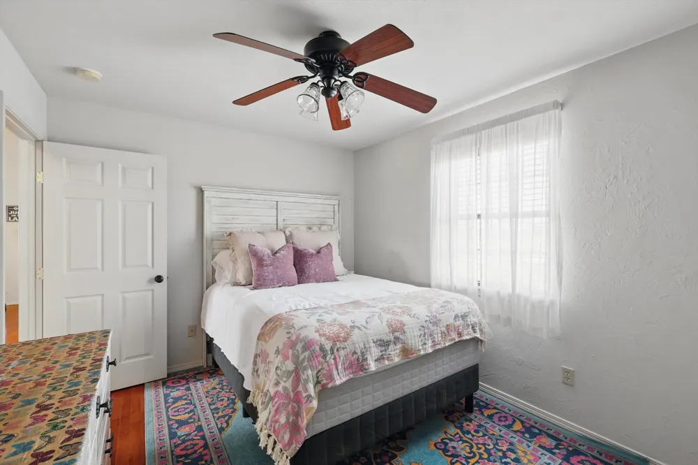 186 W Hells Gate Drive Strawn, TX 76475