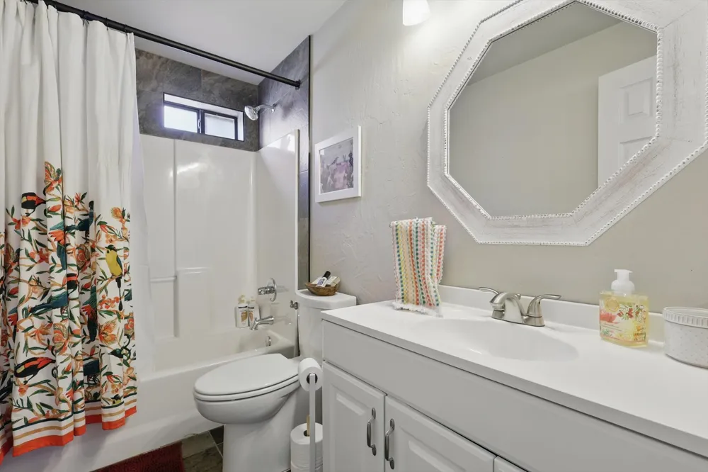186 W Hells Gate Drive Strawn, TX 76475