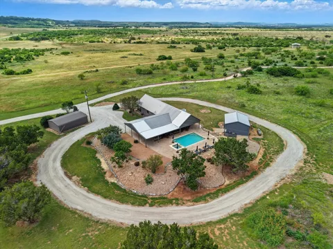 186 W Hells Gate Drive