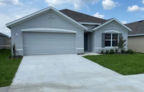 4961 SW 88 PL