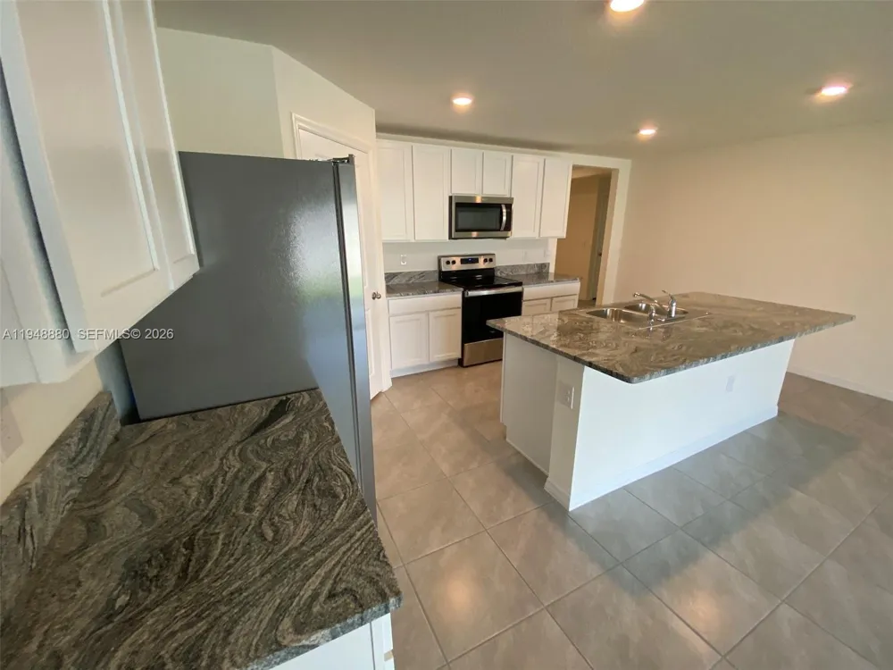 4961 SW 88 PL ocala, FL 34476