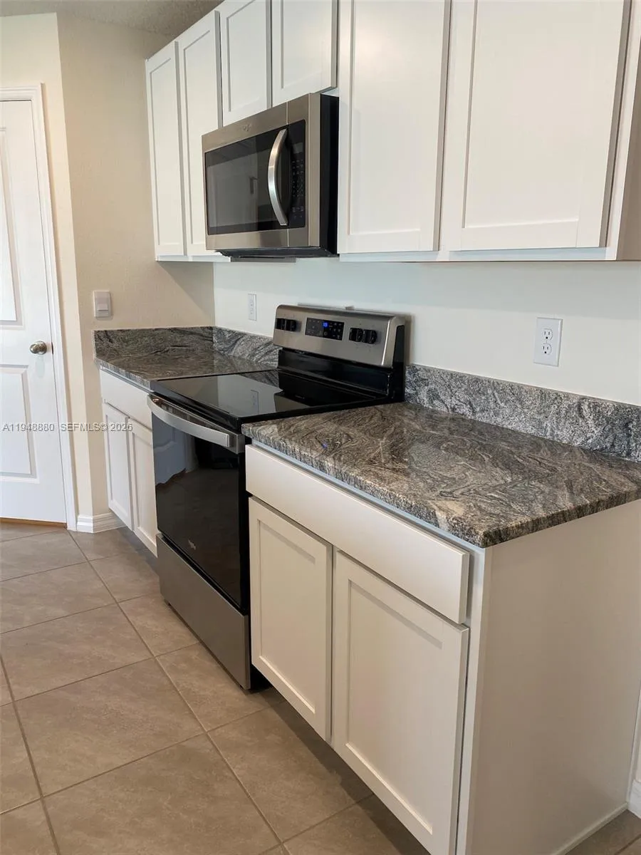 4961 SW 88 PL ocala, FL 34476