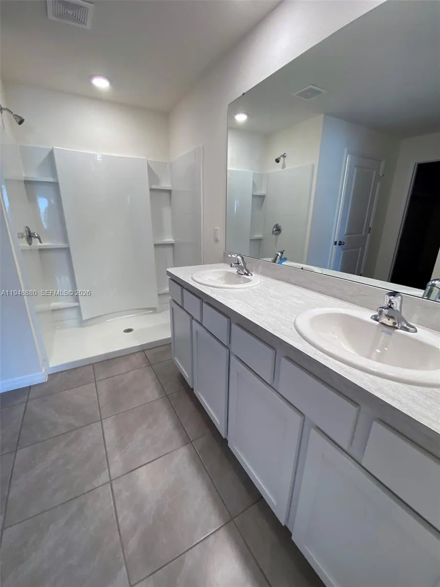 4961 SW 88 PL ocala, FL 34476