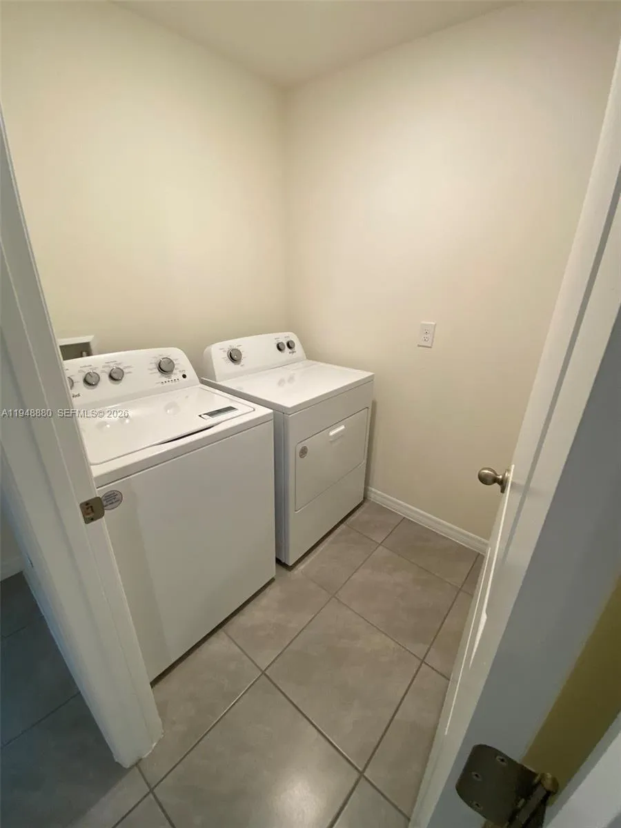 4961 SW 88 PL ocala, FL 34476