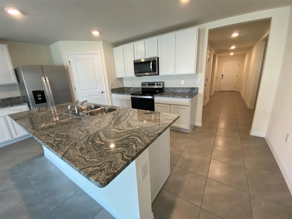 4961 SW 88 PL ocala, FL 34476