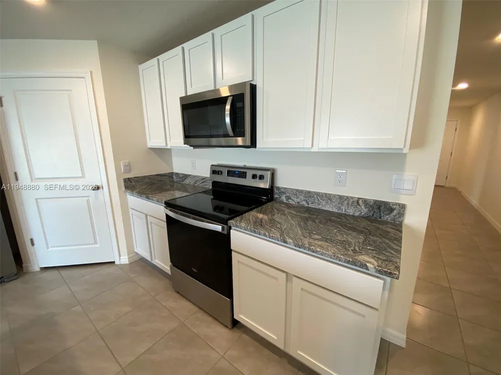 4961 SW 88 PL ocala, FL 34476