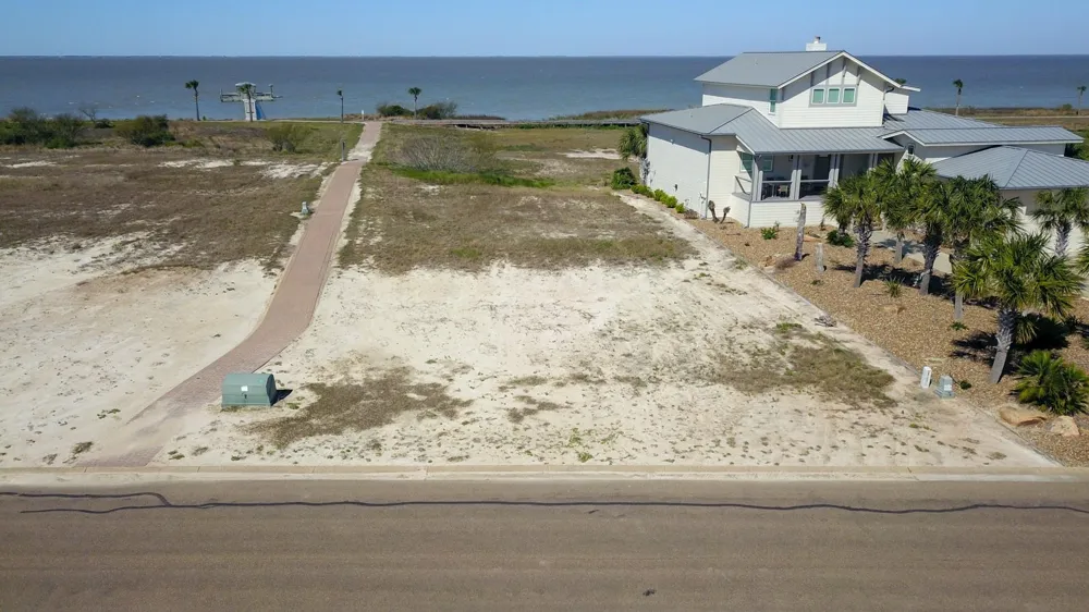 38 Bay Club Drive Seadrift, TX 77983