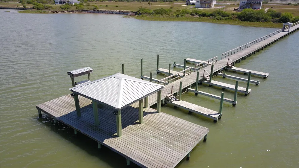 38 Bay Club Drive Seadrift, TX 77983
