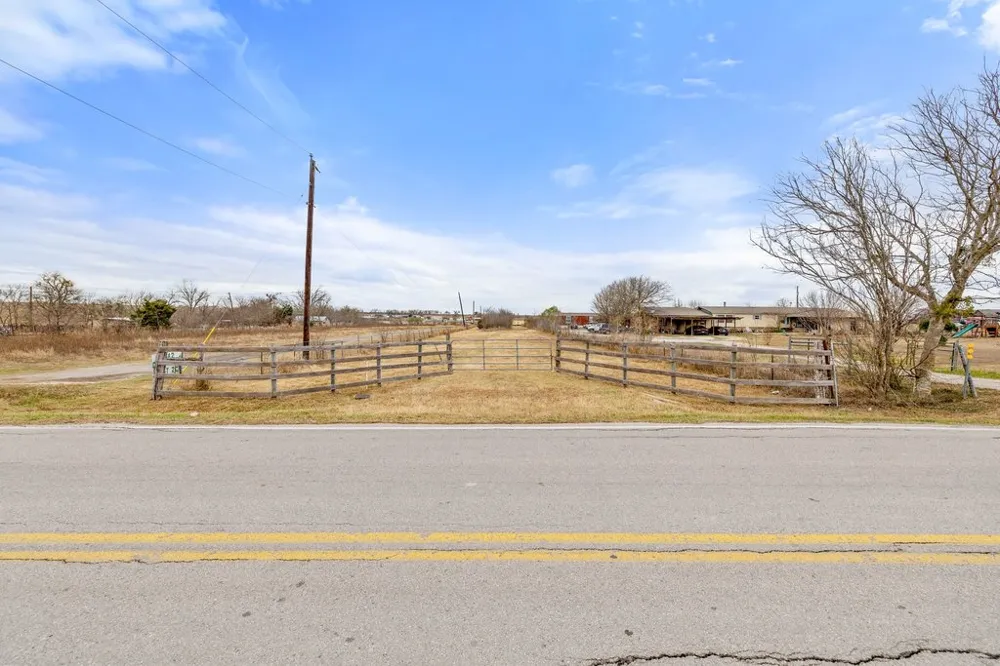 20646 Cameron Road Coupland, TX 78615