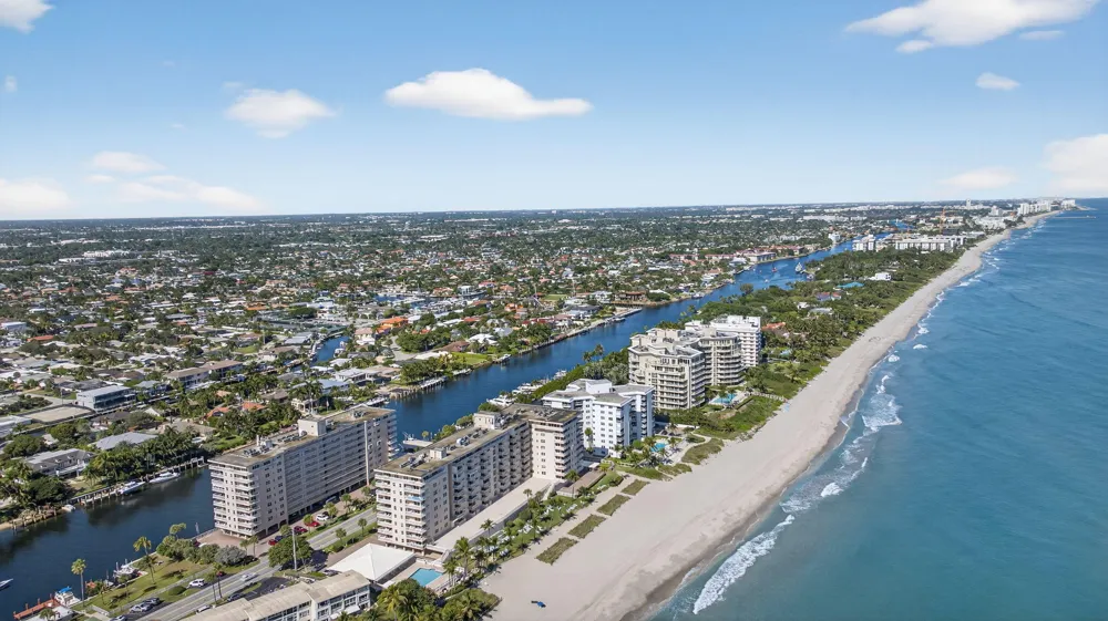 1050 Hillsboro Mile #704w