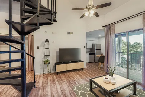 1840 Burton Drive #208