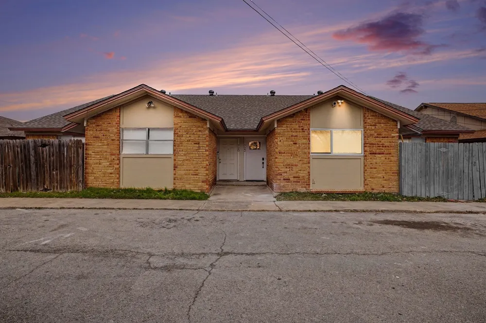 716 E Pecan Street #722 Hurst, TX 76053