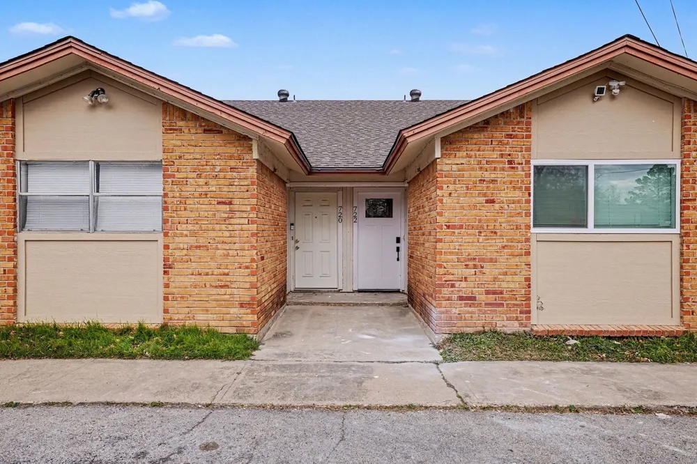 716 E Pecan Street #722 Hurst, TX 76053