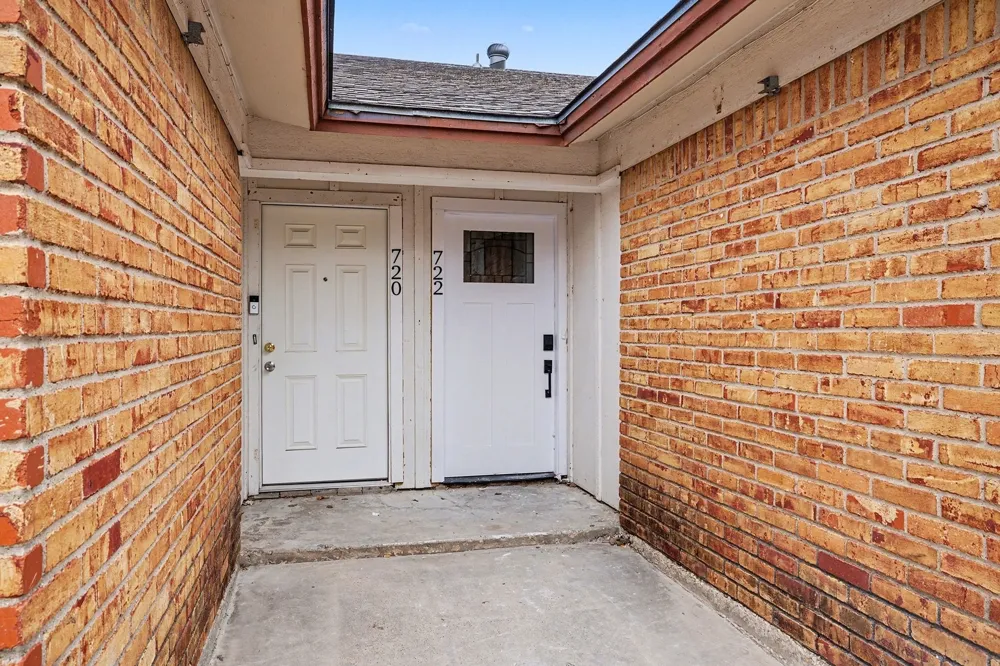 716 E Pecan Street #722 Hurst, TX 76053