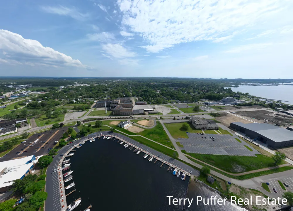 967 Boardwalk Cove Drive Muskegon, MI 49441