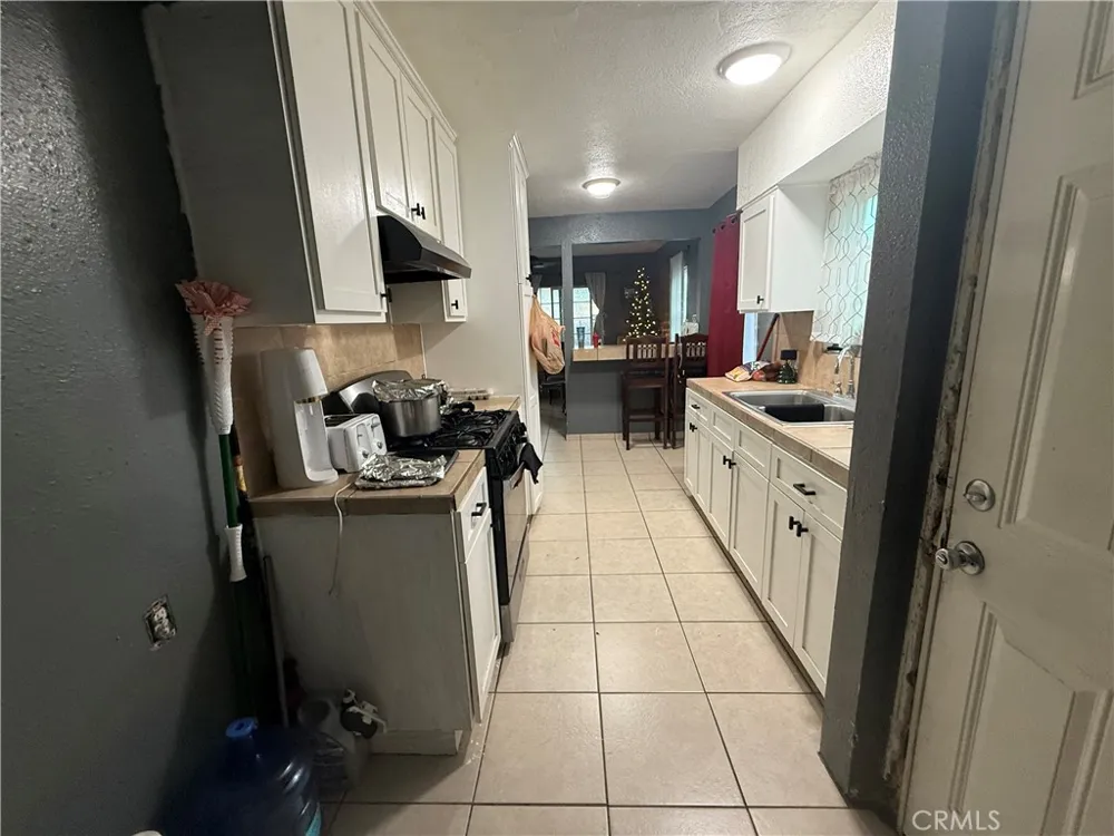 26079 9th Highland, CA 92346