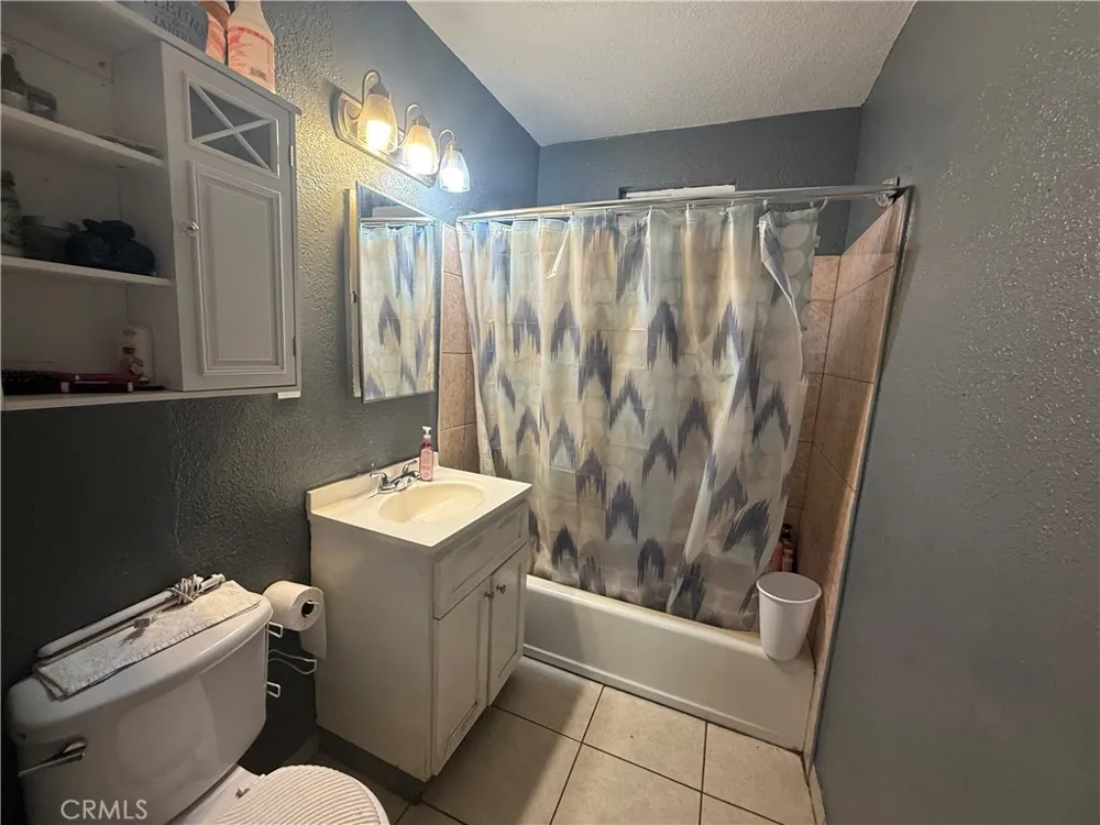 26079 9th Highland, CA 92346
