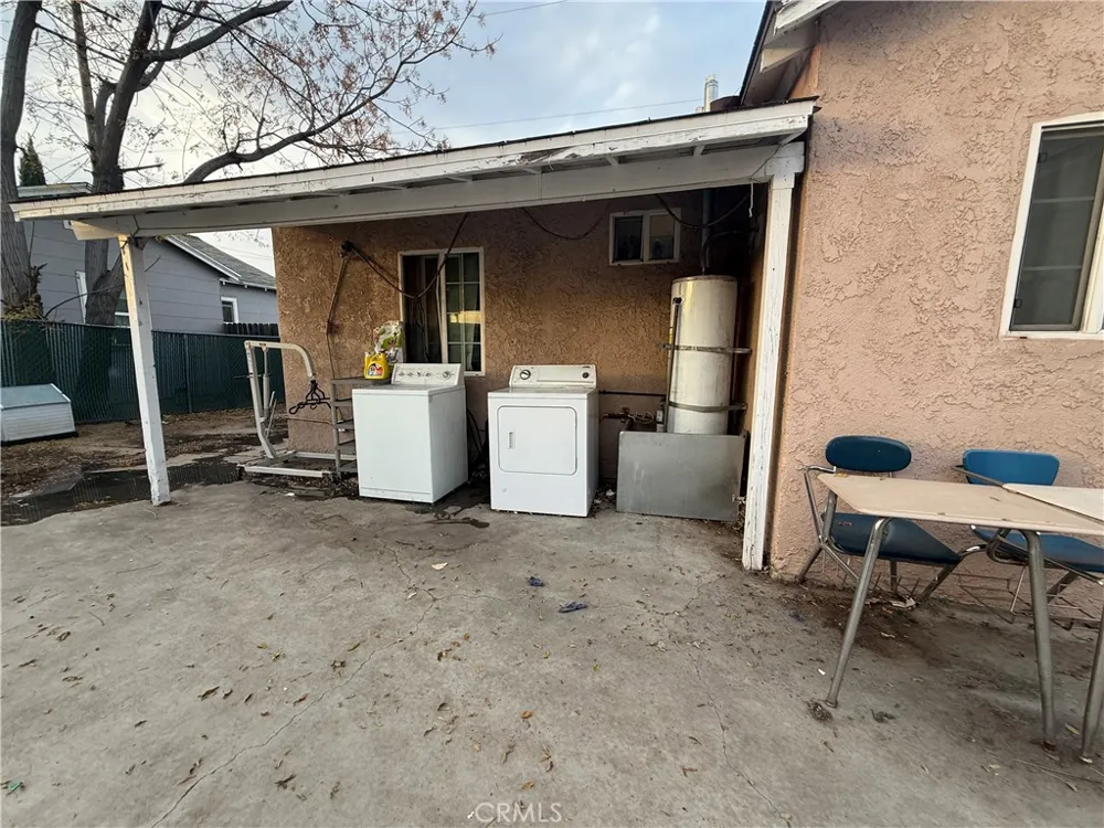 26079 9th Highland, CA 92346