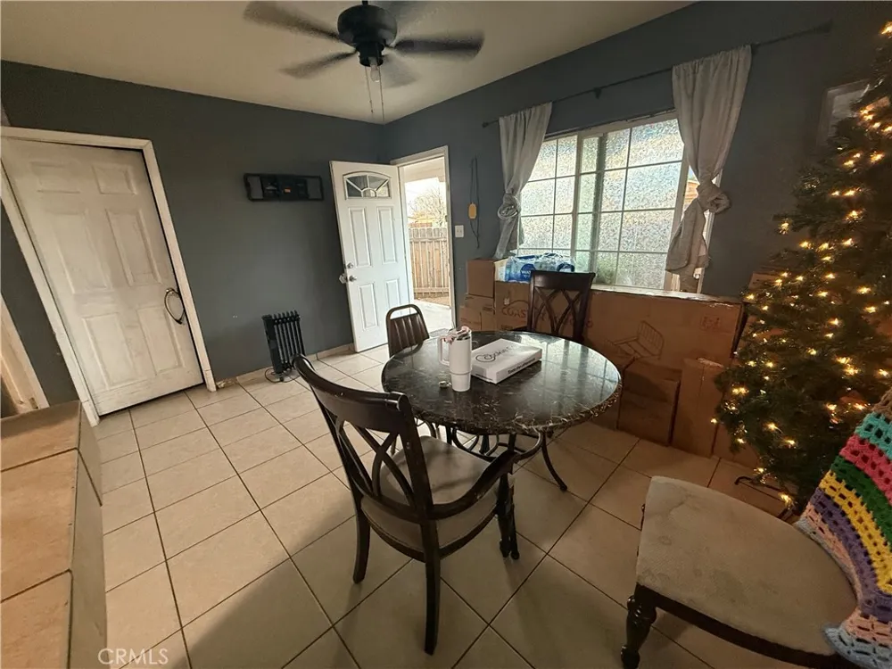 26079 9th Highland, CA 92346
