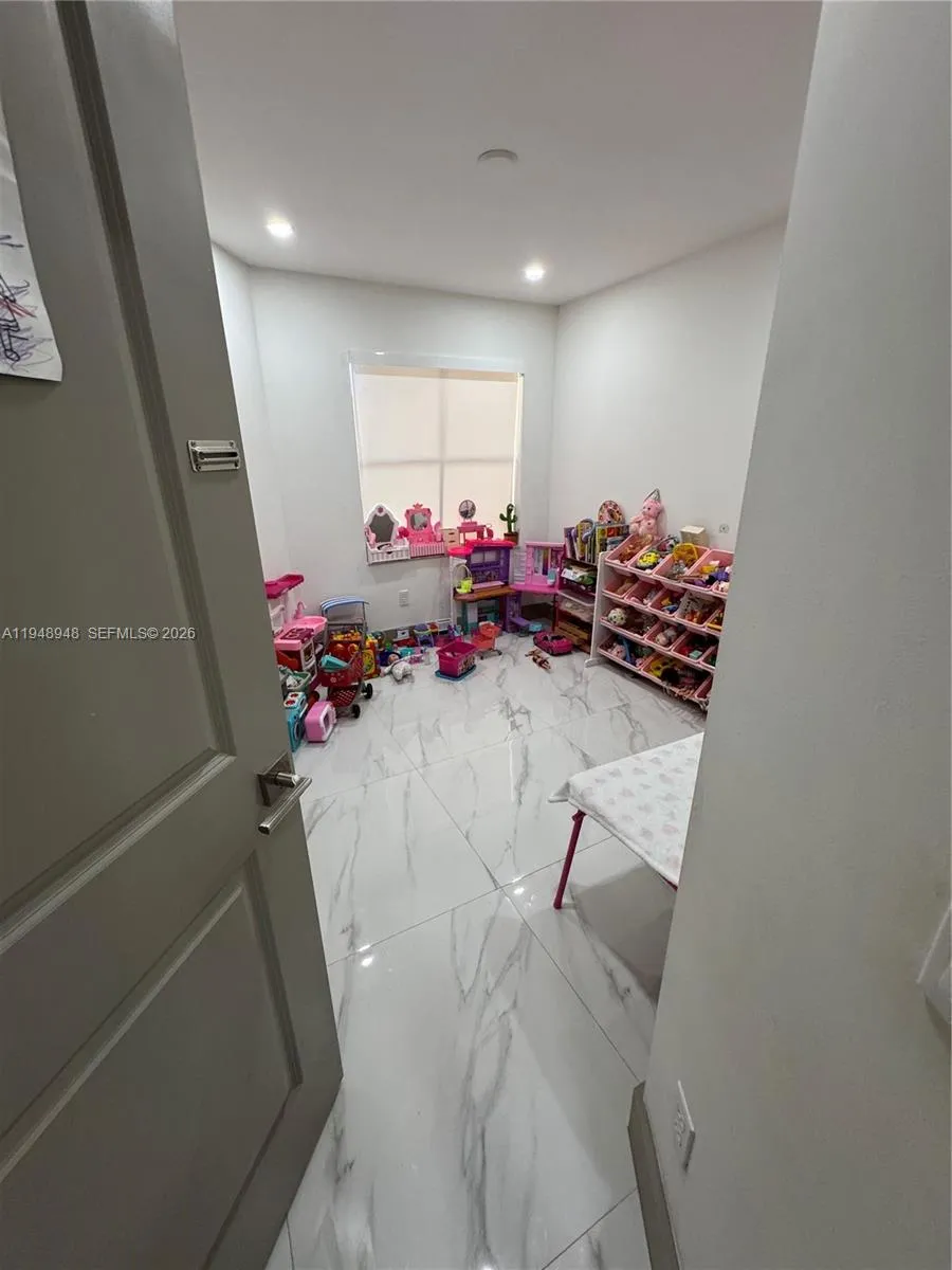 4957 Tradewinds Ter #704 Dania Beach, FL 33312