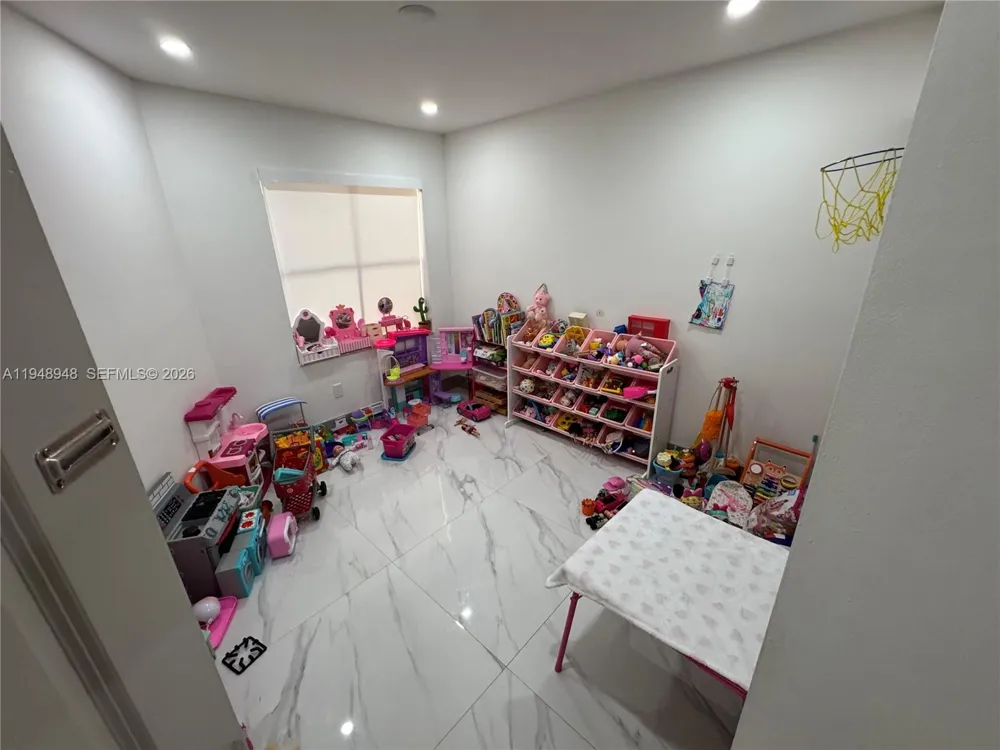 4957 Tradewinds Ter #704 Dania Beach, FL 33312